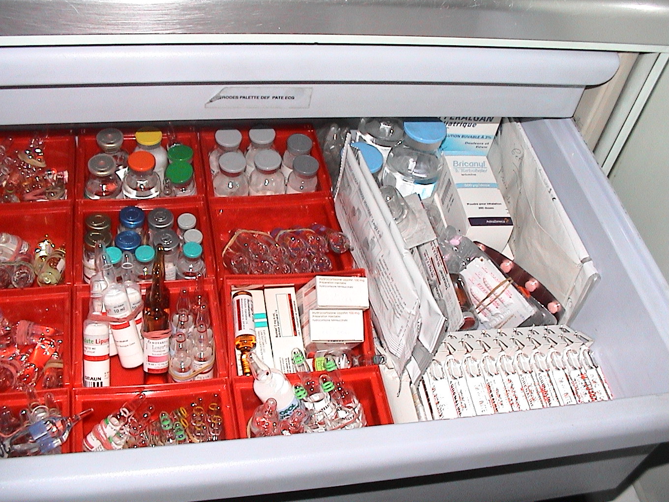 medicine storage in the drawer in seperate containers 