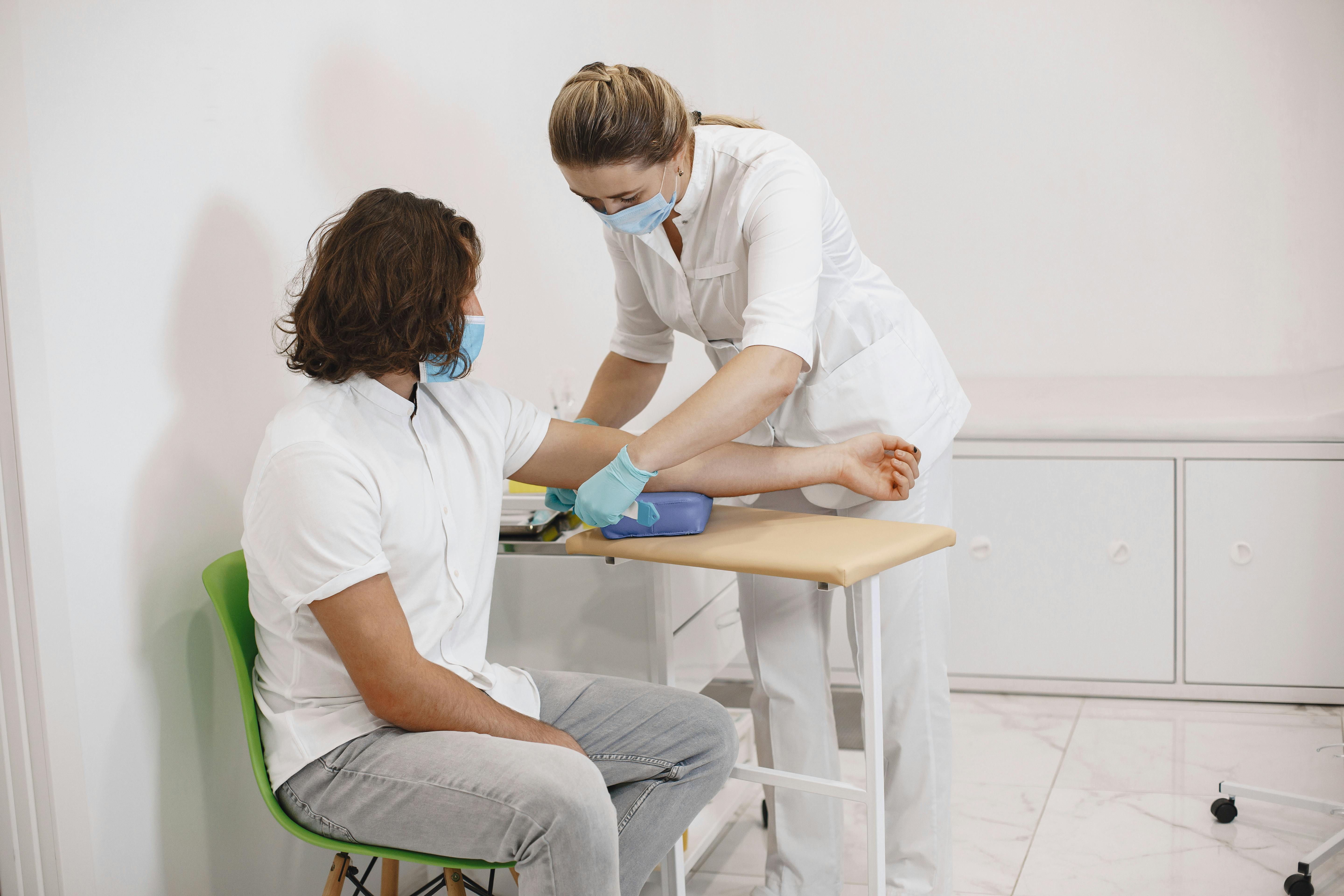 patient and doctor on check up