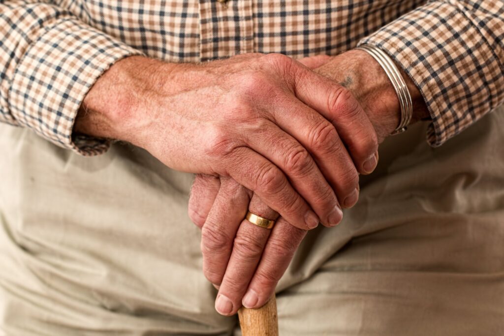 hand tremor on elderly
